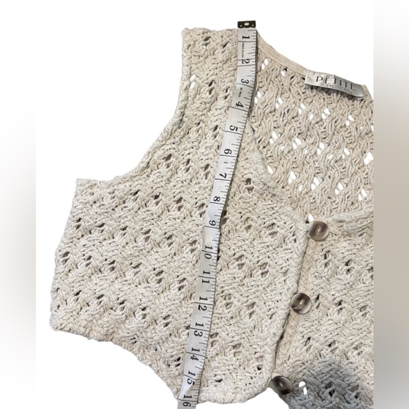 Vintage Women’s Crocheted Cream Cropped Vest Hippie Boho - Picture 11 of 12